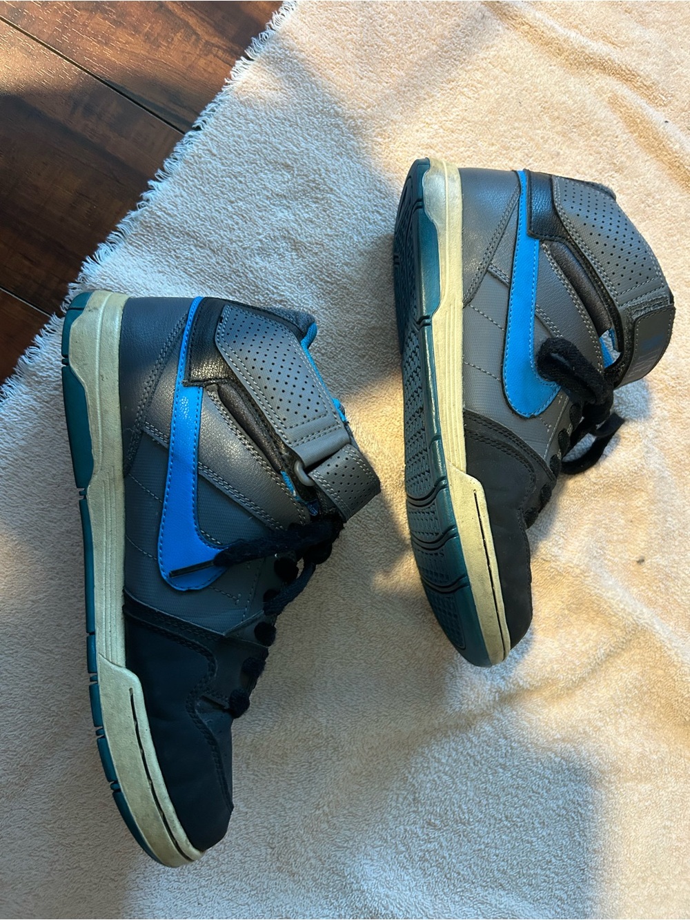 Nike Men's High-Top Sneakers in Gray and Blue